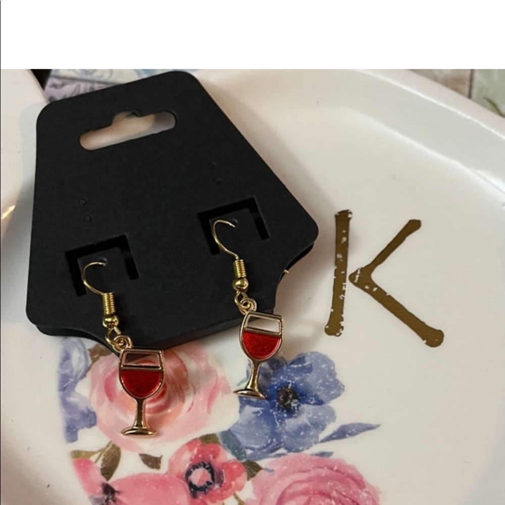 Wine glass earrings 🍷